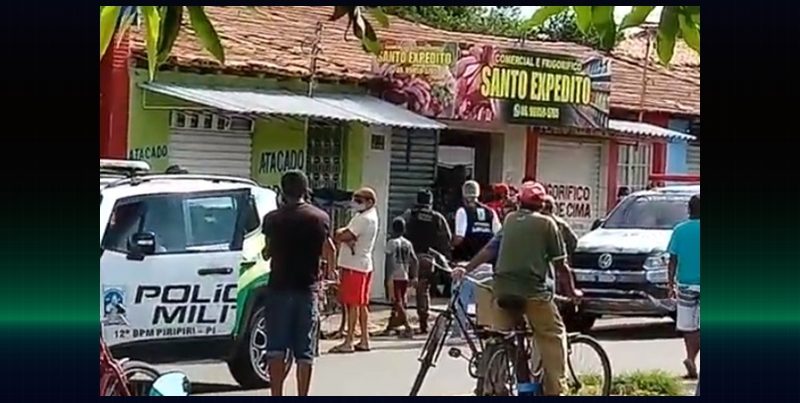 Homem é morto com disparos de arma de fogo dentro de comércio em Piripiri/PI