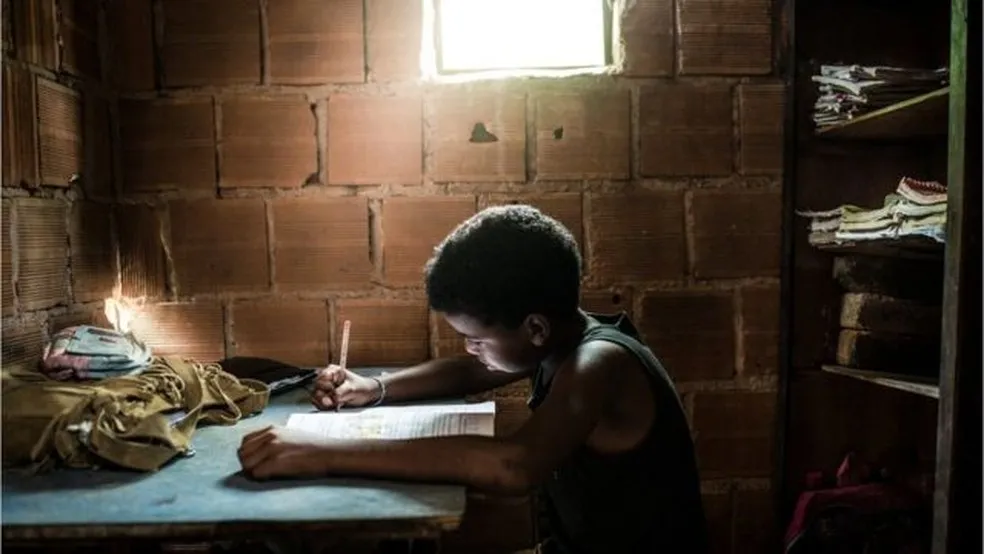 Quase metade da população do Piauí é pobre e cerca de 70% está abaixo do índice nacional de estudo, diz IBGE — Foto: IGOR ALECSANDER/GETTY IMAGES