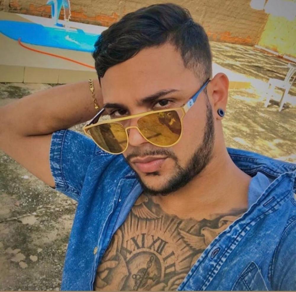 Rei da Ostentação nas redes sociais é preso com produtos roubados em sua residência