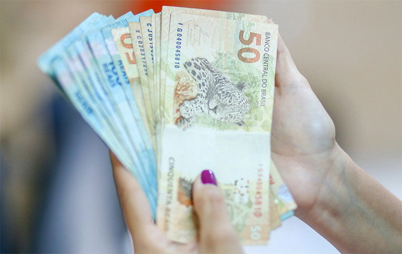 Auxílio emergencial precisará ser devolvido por quem tiver de pagar IR em 2021