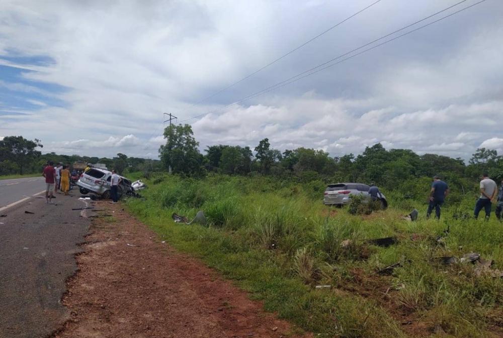 Caxias MA: Acidente entre um carro de passeio e uma caminhonete deixou um morto e dois feridos na rodovia BR-316