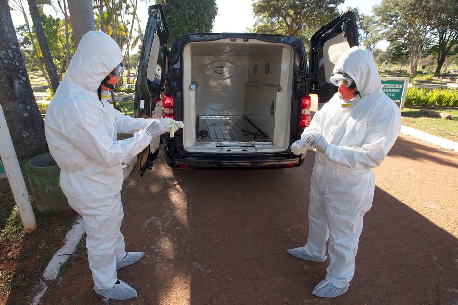 Moradores ateiam fogo em alojamento de contaminados pela Covid-19 