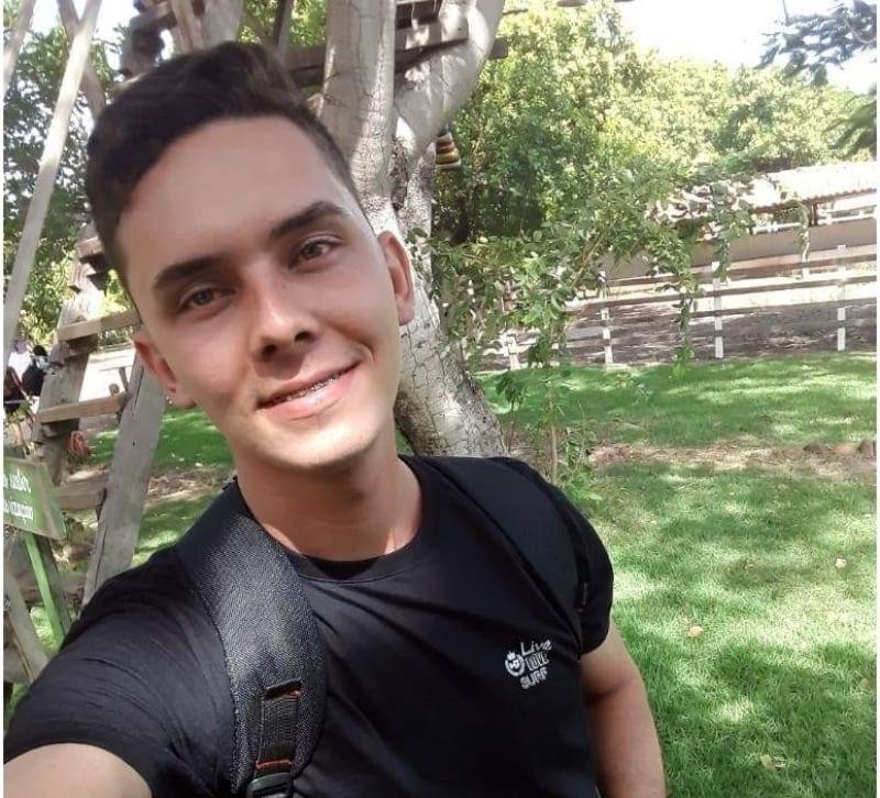 Jovem morre após moto colidir contra barranco de piçarra no Piauí