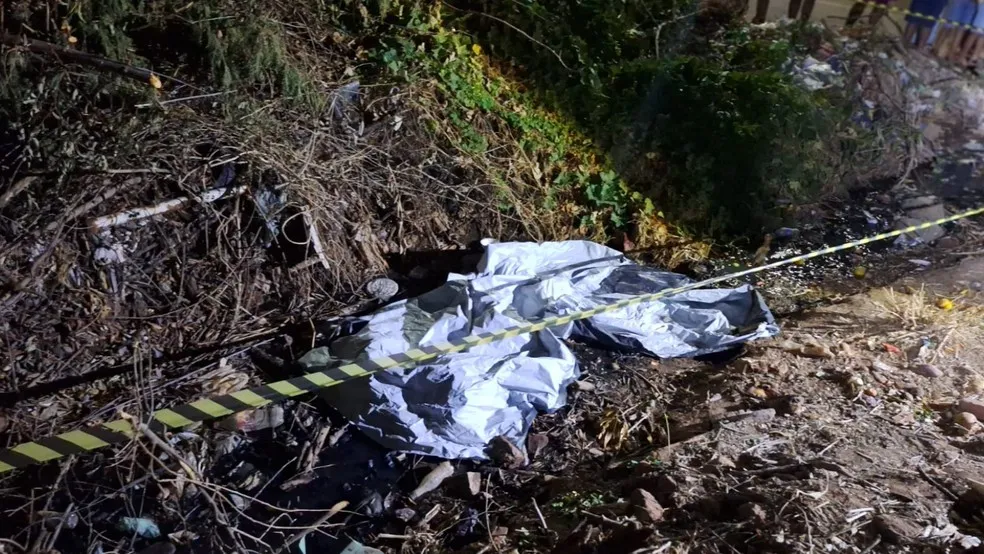 Menino de 2 anos é encontrado morto em esgoto nos fundos de casa no PI; suspeita de afogamento — Foto: Divulgação/PMPI