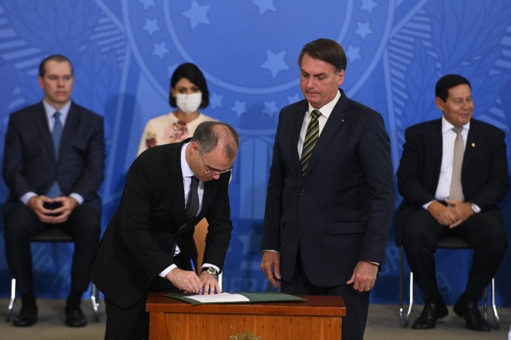 Bolsonaro contempla 13 cidades do Piauí com projeto de Segurança Pública