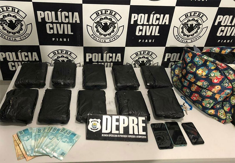 Depre prende em flagrante casal com 11 Kg de skank, a supermaconha