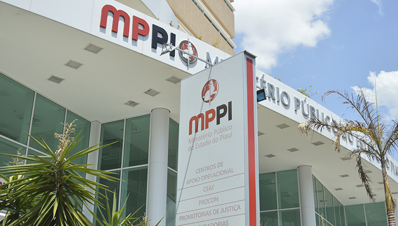 MP-PI pede bloqueio de quase R$ 2 milhões de prefeito piauiense