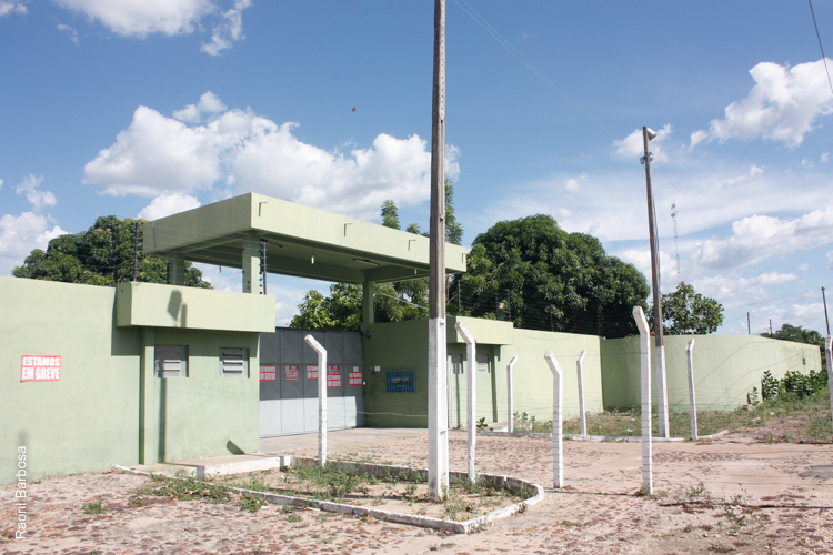 Presos fazem rebelião na penitenciária Irmão Guido e tropa de choque é acionada