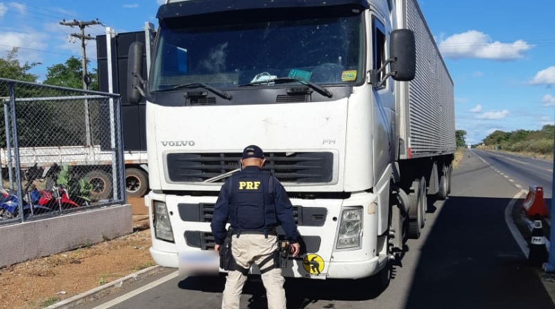 PRF prende na BR-316 suspeito de sequestro e roubo de carga