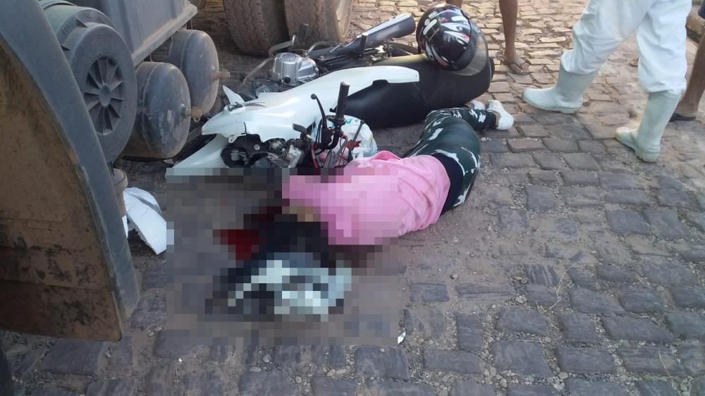 Mulher morre após ser colhida por caçamba na zona Sul de Teresina