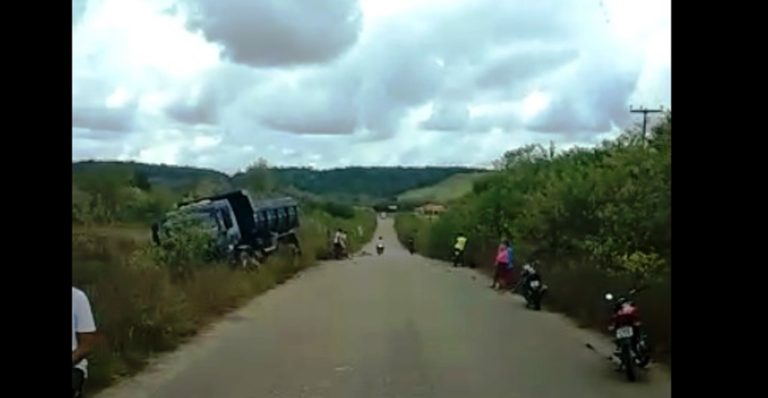 Luzilândia PI: Grave acidente grave na PI 214 entre caminhão caçamba e moto