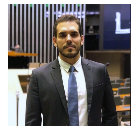 Deputado federal Marcos Aurélio vai fazer a entrega de kit agrícola apenas em Esperantina e Batalha PI
