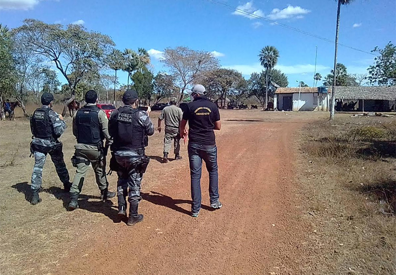 PM flagra vaquejada e passeio de jet ski no açude de Campo Maior