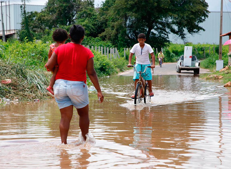 Com o aumento das águas dos rios Poti e Parnaíba são 100 famílias desabrigadas em Teresina PI 