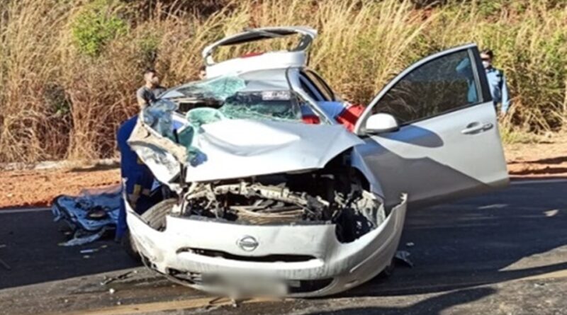 Colisão frontal entre dois veículos deixa seis pessoas feridas na BR-135 em Corrente/PI