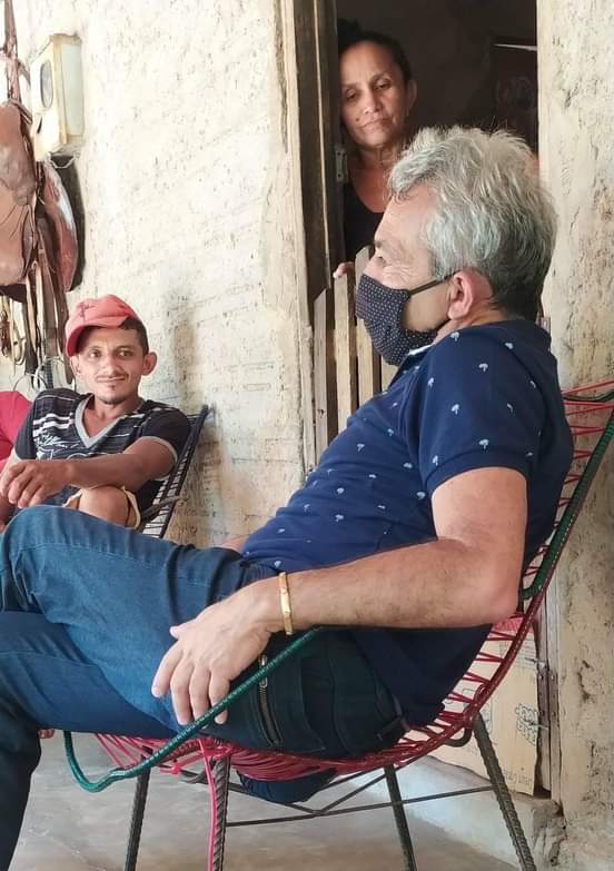 Pré candidato a prefeito Edilson Sérvulo o Capote visita comunidades na zona rural do município de Barras PI 