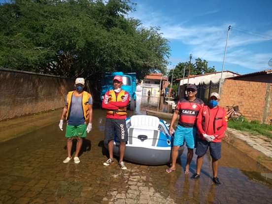 Barras PI: Moradores se unem uns aos para ajudar famílias desabrigadas
