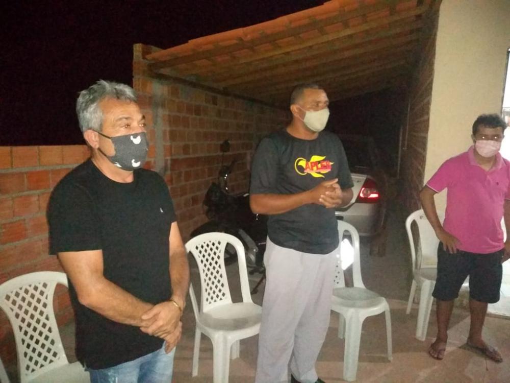 Pré candidato a prefeito Edilson Sérvulo o Capote visitou pré candidatos e amigos na Vila França 