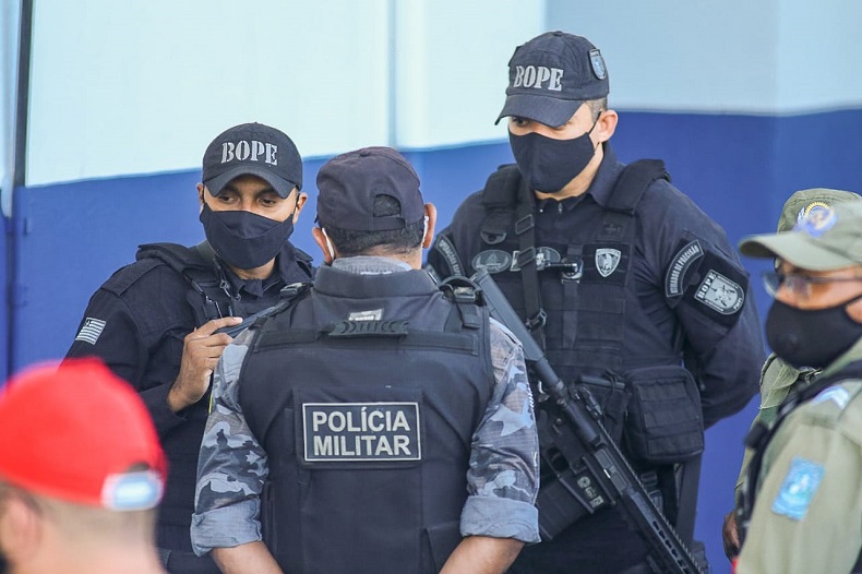 Grupo armado explode caixas eletrônicos em centro de distribuição de supermercado