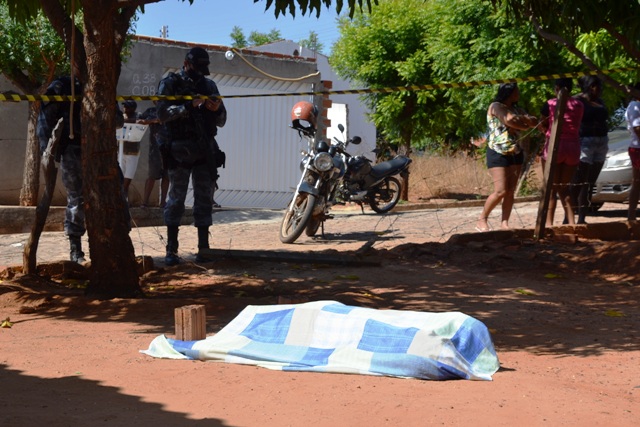 Comerciante é morto a tiros após esfaquear homem na cidade de Picos