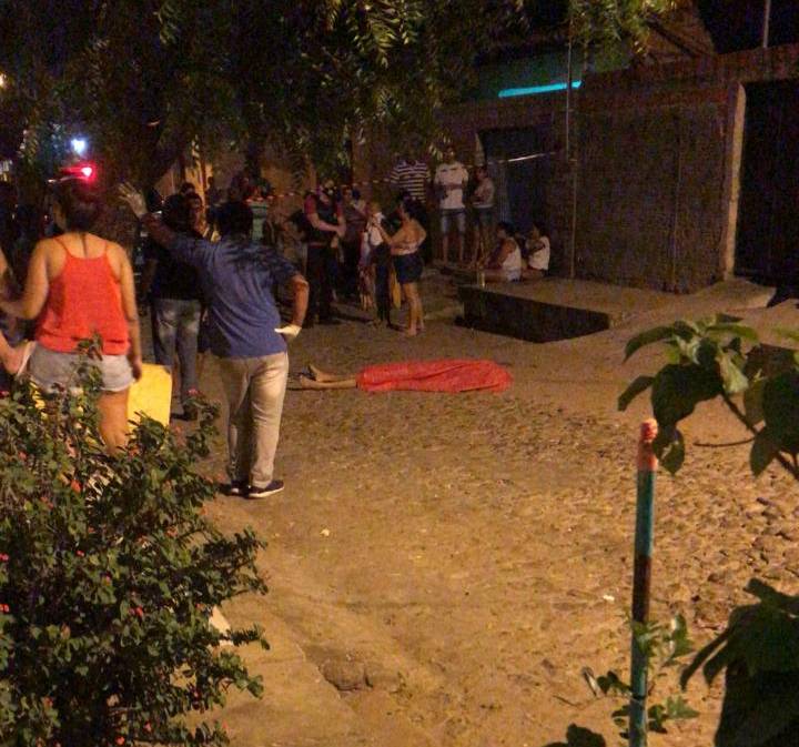 Jovem é morto a tiros enquanto bebia em bar na zona Sul de Teresina