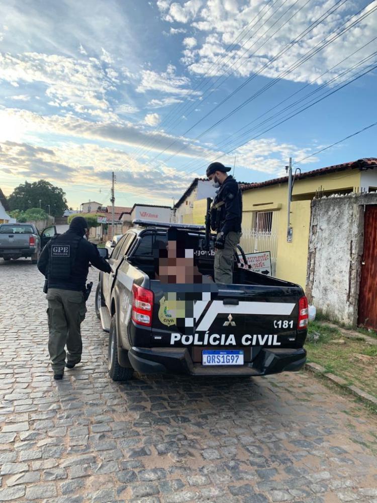 PC prende 15 pessoas acusadas de tráfico de drogas em São João do PI
