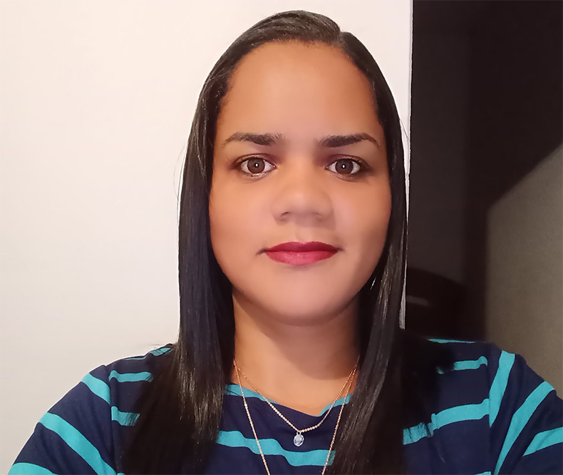 Mulher de 32 anos é morta a facadas na frente das 4 filhas em MG
