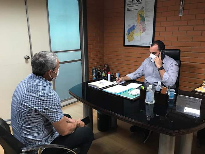 Governo Capote: Deputado estadual Georgiano Neto anuncia 10 km de asfalto para o município de Barras PI 