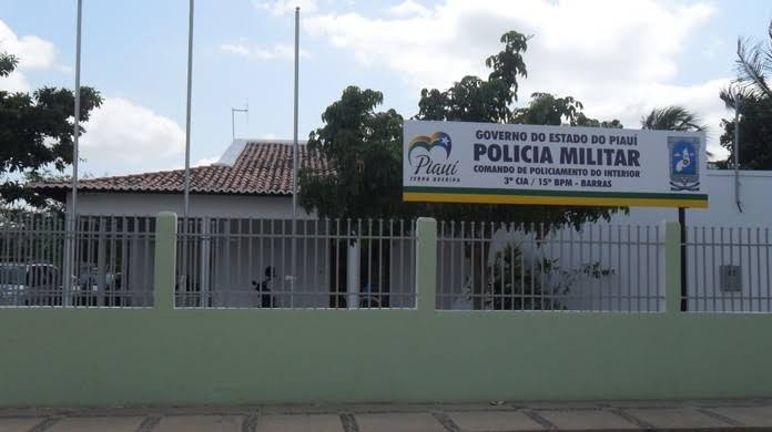 Dupla armada atinge vítima com tiro ao fazer assaltos em estrada da zona rural de Barras PI 