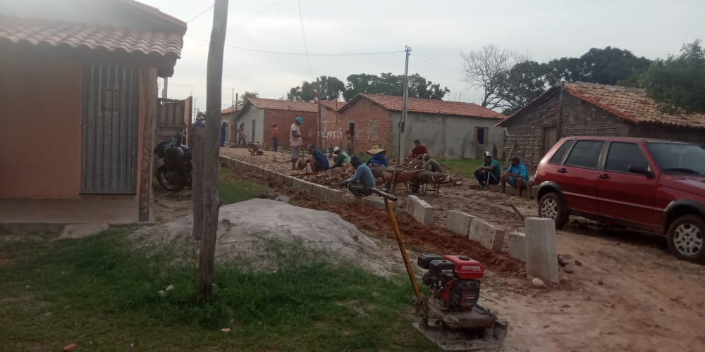 Governo Capote: o bairro Vila Nize em Barras PI recebe obras de calçamento em suas ruas