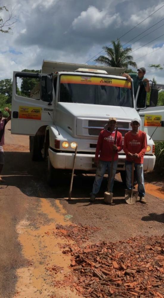 União PI: Populares se unem para operação Tapa buraco na PI 112 no município; estavam cansados de esperar uma ação do Governo do Estado 