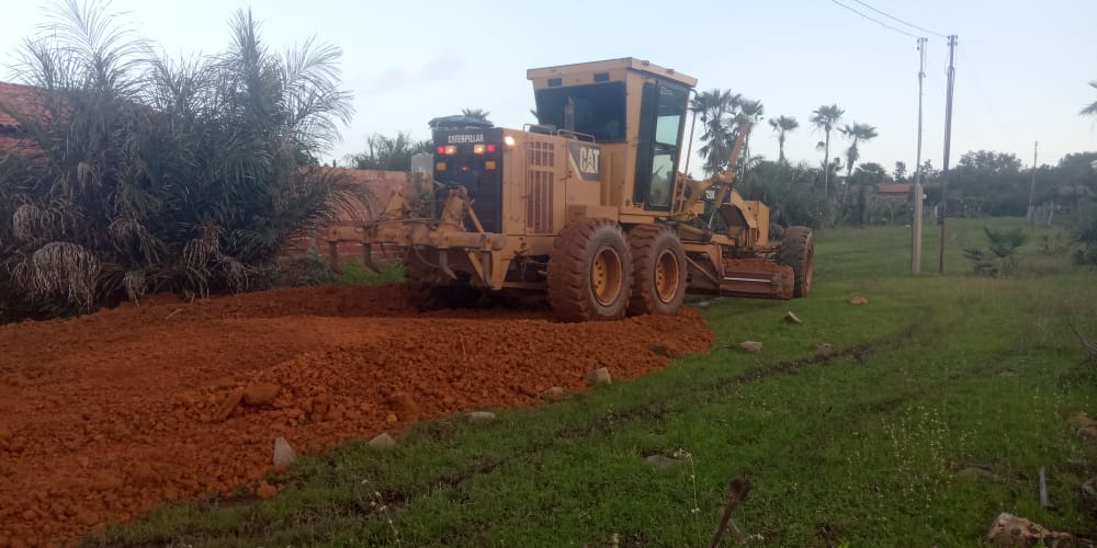 Governo Capote: Prefeito atende pedido dos Moradores do bairro Exu pela recuperação de estrada 