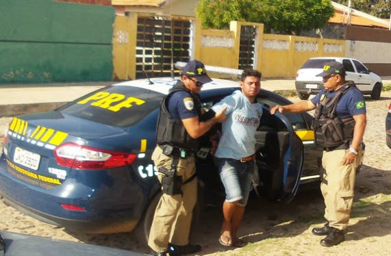 Suspeito de assassinar comerciante morre em hospital após ser baleado no litoral do Piauí