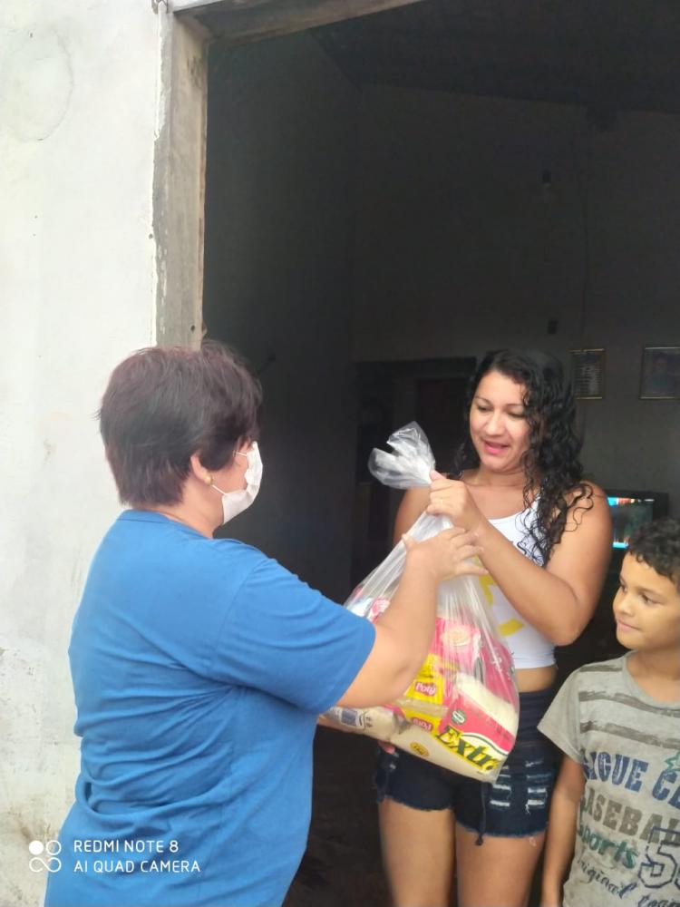 Prefeitura de Barras PI distribui 20 toneladas em alimentos para população mais carente do município 