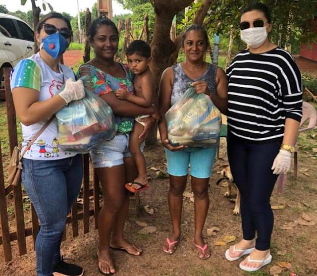 Famílias carentes de Buriti dos Lopes recebem cestas básicas da Prefeitura