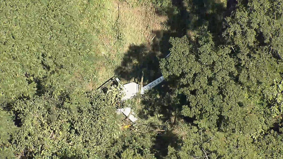 Helicóptero caiu em Belo Horizonte neste sábado (8) — Foto: Globocop