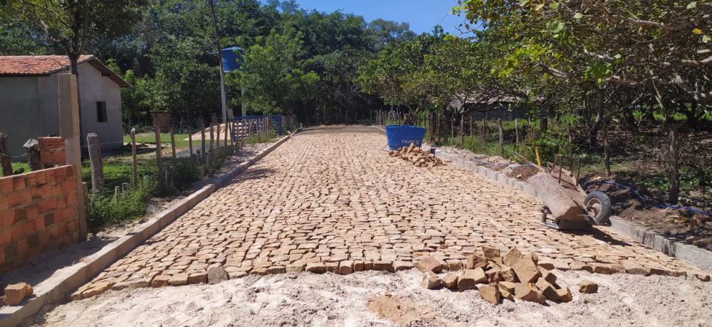 Edilson Capote começou as obras do calçamento no bairro Paquetá zona norte de Barras PI