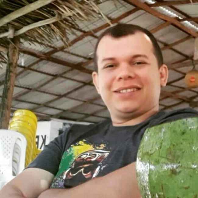 Bancário morre após veículo colidir em árvore na PI 216, em Pedro II