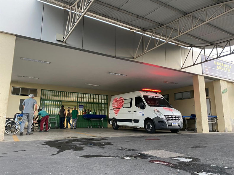 Coveiro e vigia são baleados durante tiroteio em cemitério na zona Leste