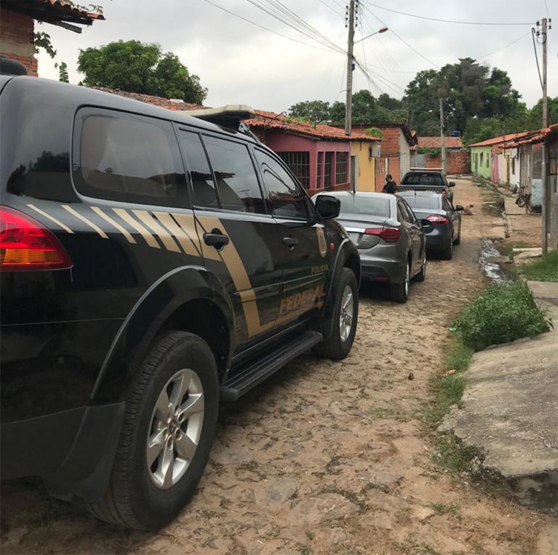 PF cumpre cinco mandados no São Joaquim por roubo de encomendas dos Correios