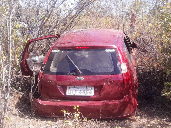 Acidente de trânsito deixa 4 pessoas levemente feridas na Rodovia PI-115