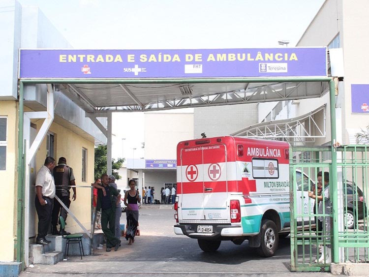 Mulher é atacada por marido e é ferida com golpes de tesoura