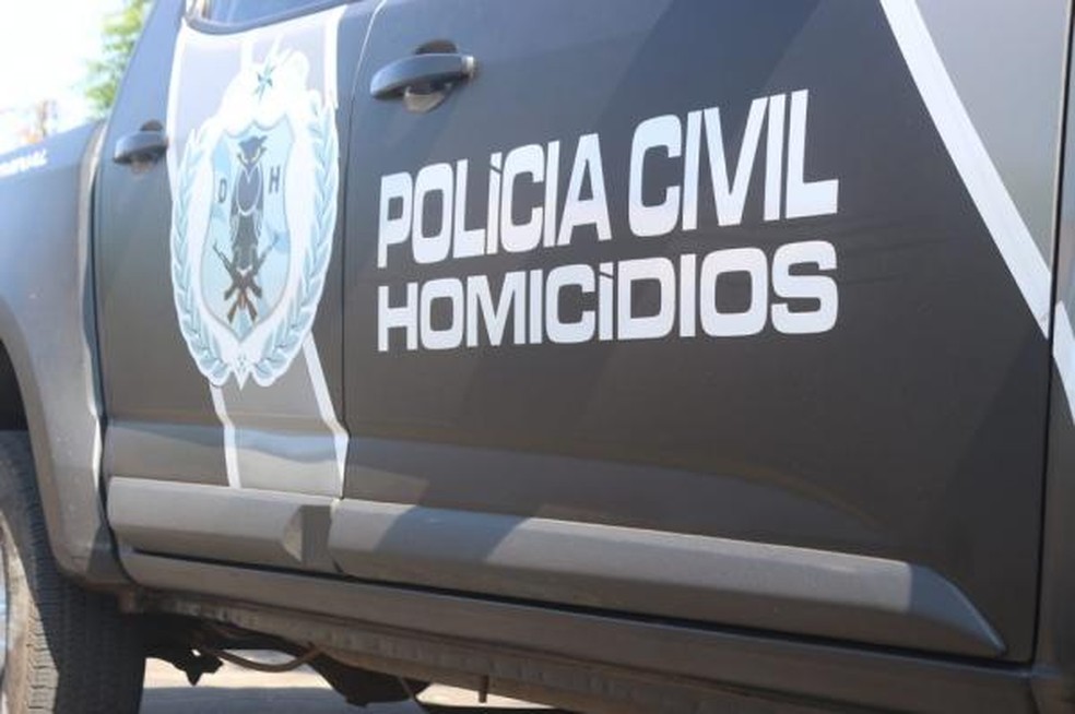 Dois jovens são executados a tiros dentro de residência na z. Leste de THE