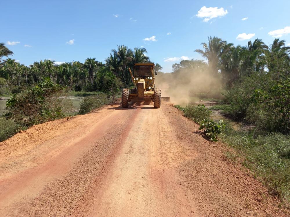 Estradas vicinais da região da Localidade de Lagoa de Lages a Ponta do Mato I e II foram recuperadas pela Prefeitura de Barras PI 