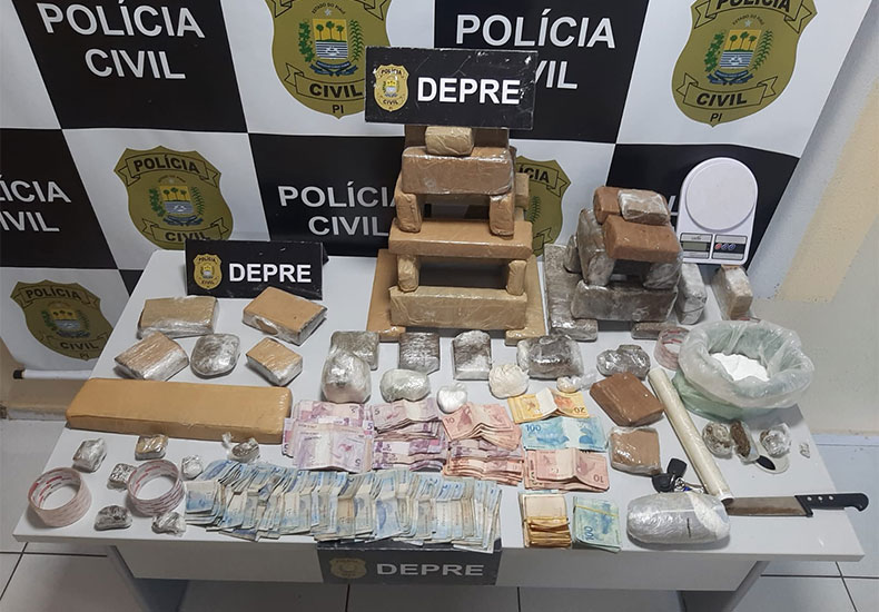 Depre prende dupla e faz apreensão de drogas e R$ 17 mil em casas na zona Sul