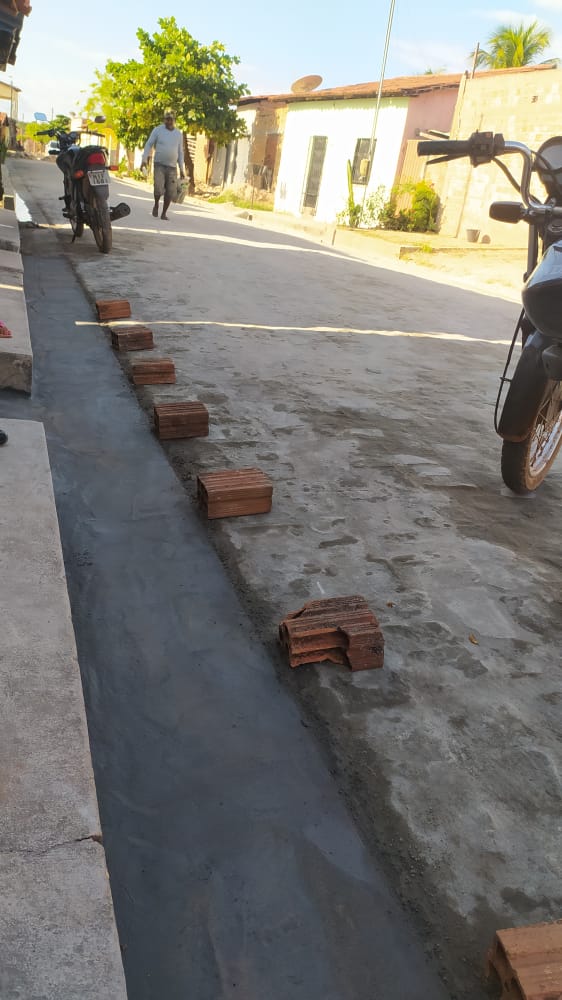 Prefeito Edilson Capote visita obras no bairro Galdinal em Barras PI 