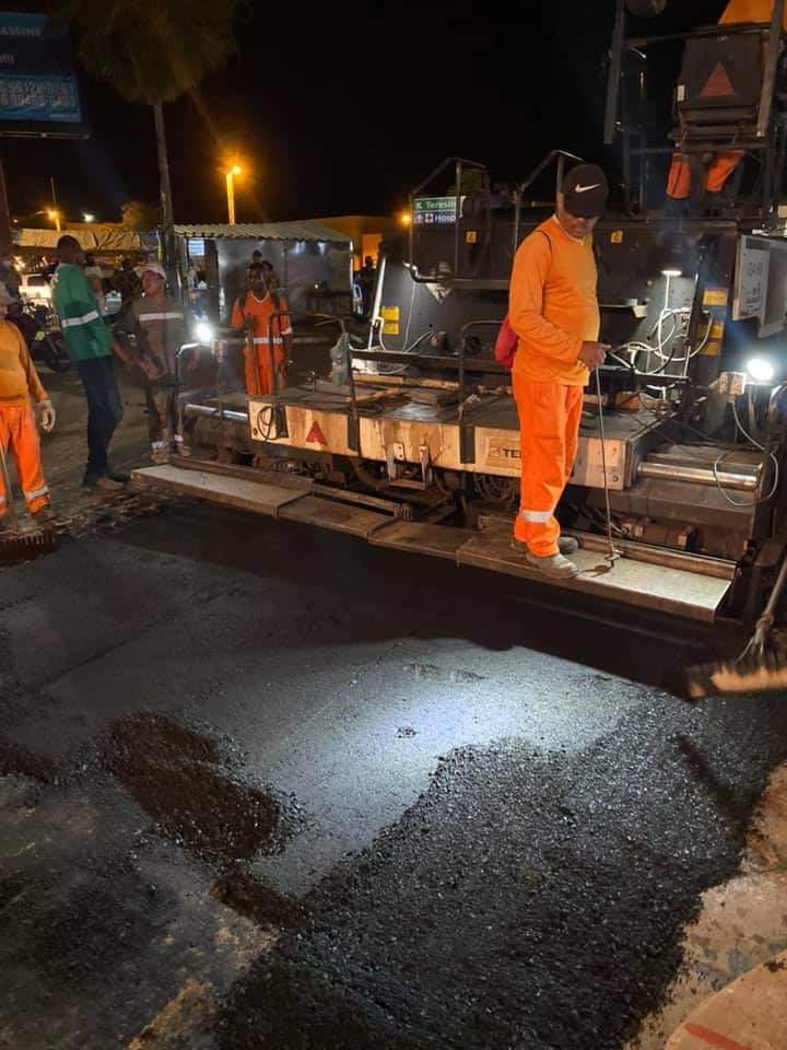 Setrans do Governo do Estado dar início a asfaltamento de ruas em Barras PI 