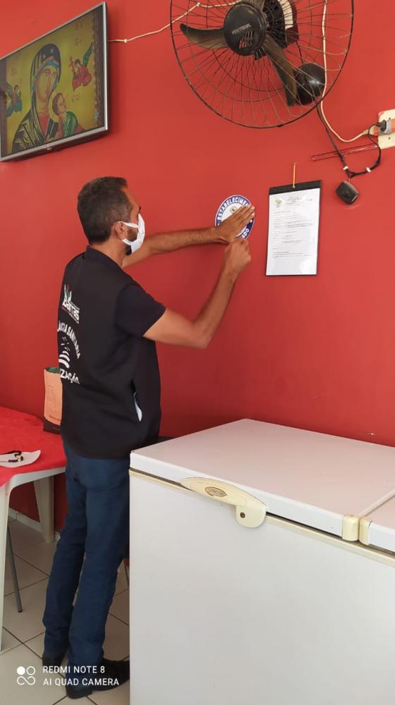 Entrega de mais Selo de qualidade da Vigilância sanitária em estabelecimentos de Barras PI 