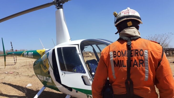 Helicóptero da PM ajuda no combate a incêndios no sul do Piauí