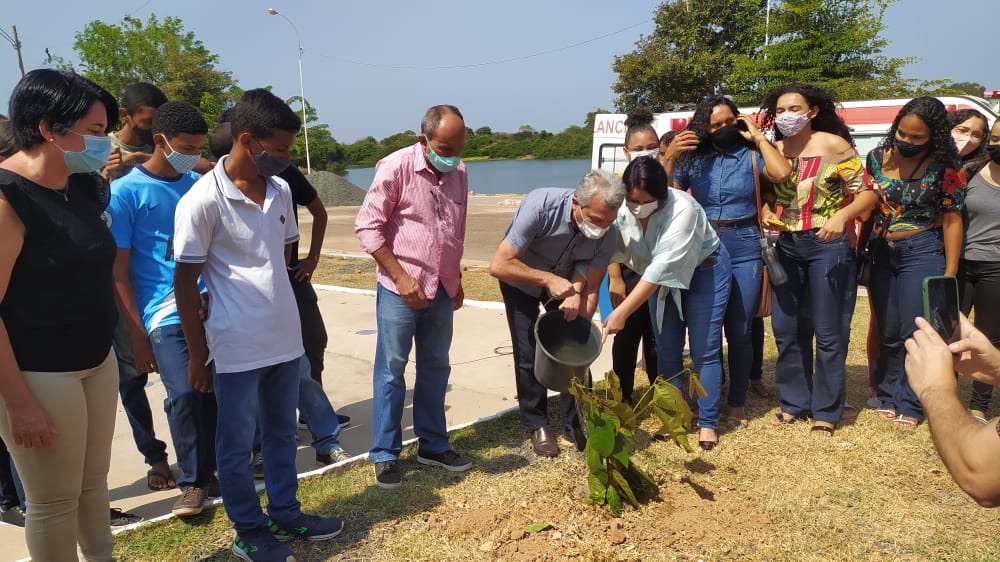 Prefeito Edilson Capote participou de atividades integradas entre Secretarias na cidade de Barras PI